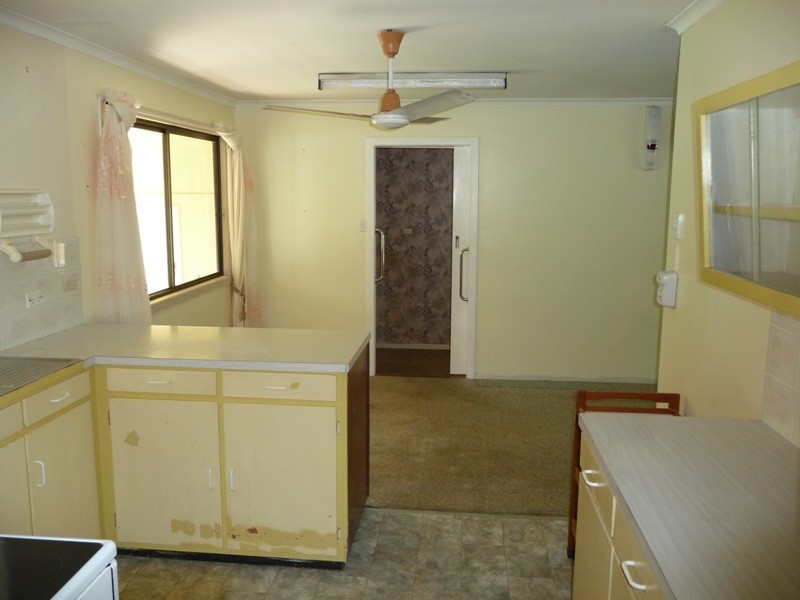 13 Arthur Street, Urangan QLD 4655