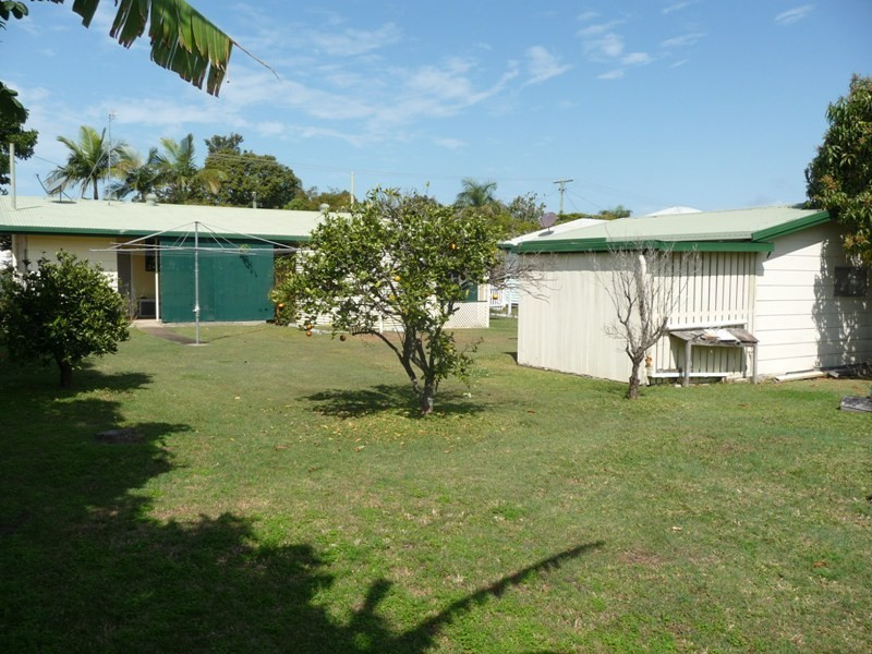 13 Arthur Street, Urangan QLD 4655