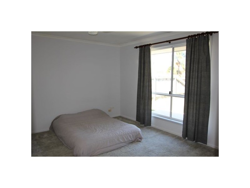 18 Cedar Crescent, Kawungan QLD 4655