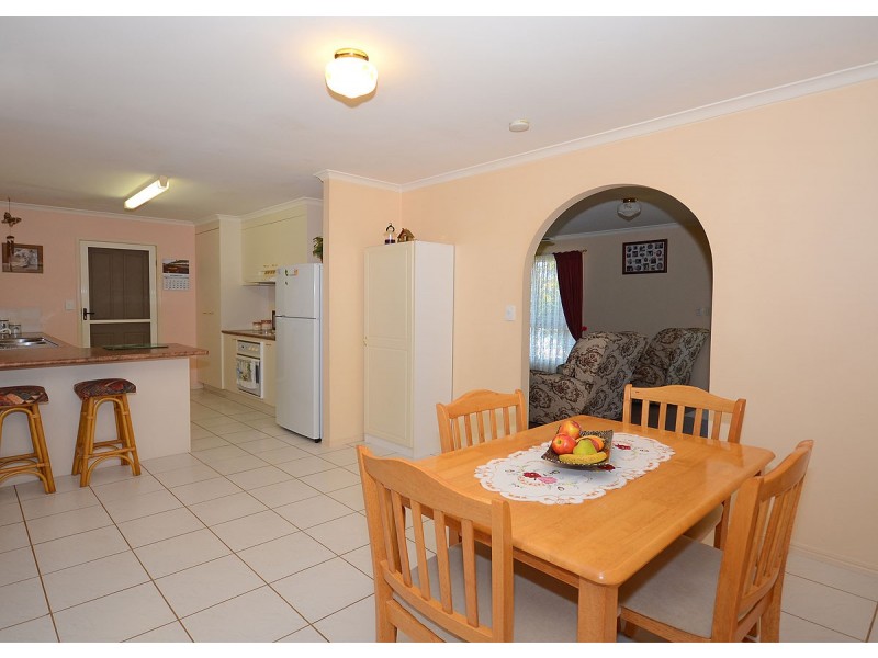 48 Moolyyir Street, Urangan QLD 4655