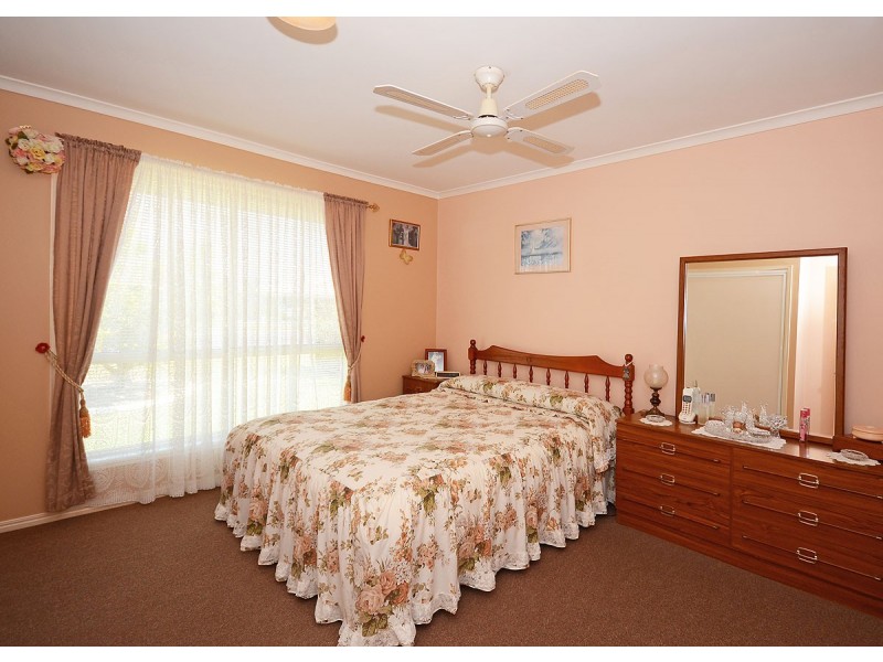 48 Moolyyir Street, Urangan QLD 4655