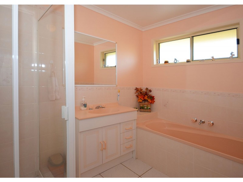 48 Moolyyir Street, Urangan QLD 4655