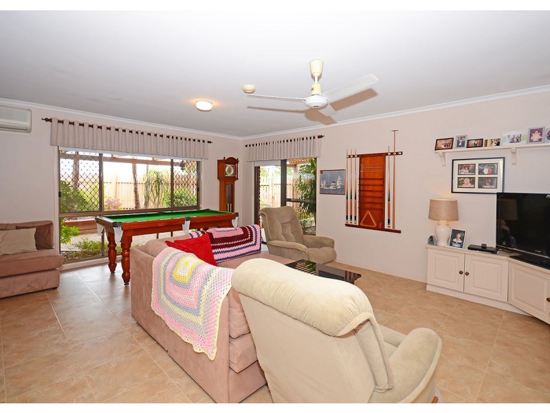 82 Murphy Street, Point Vernon QLD 4655