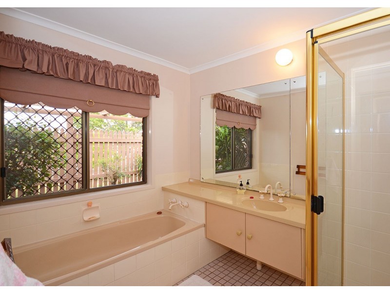 82 Murphy Street, Point Vernon QLD 4655