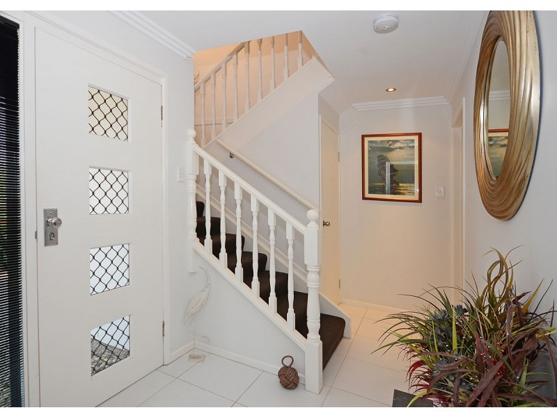 7 Kelly Street, Point Vernon QLD 4655