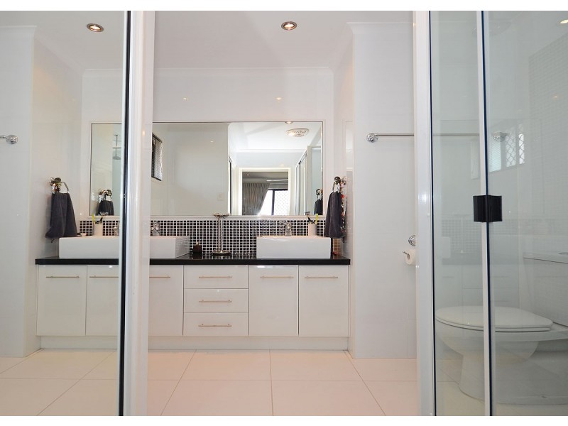 7 Kelly Street, Point Vernon QLD 4655