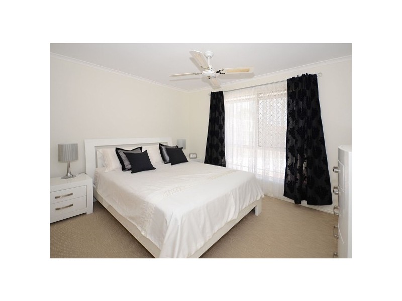 158 Hammond st, Urangan QLD 4655