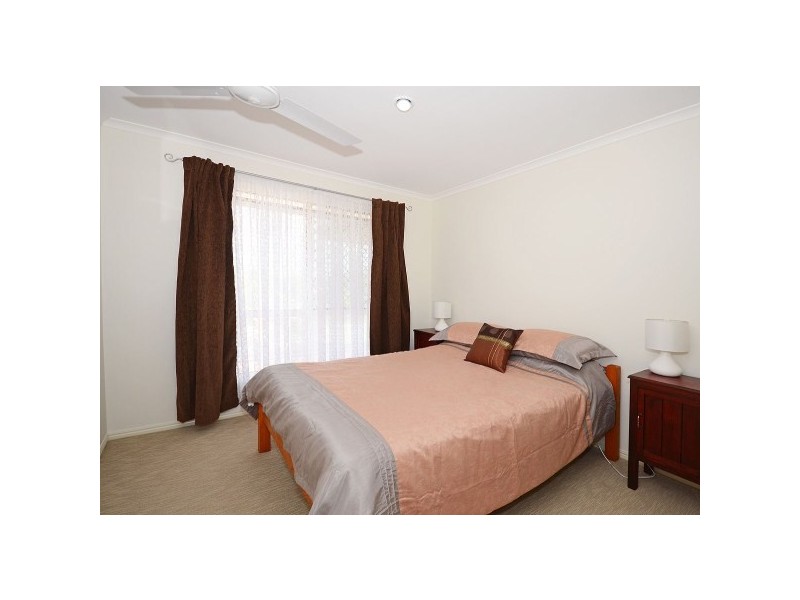 158 Hammond st, Urangan QLD 4655