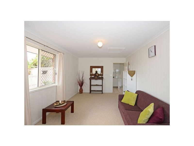 158 Hammond st, Urangan QLD 4655