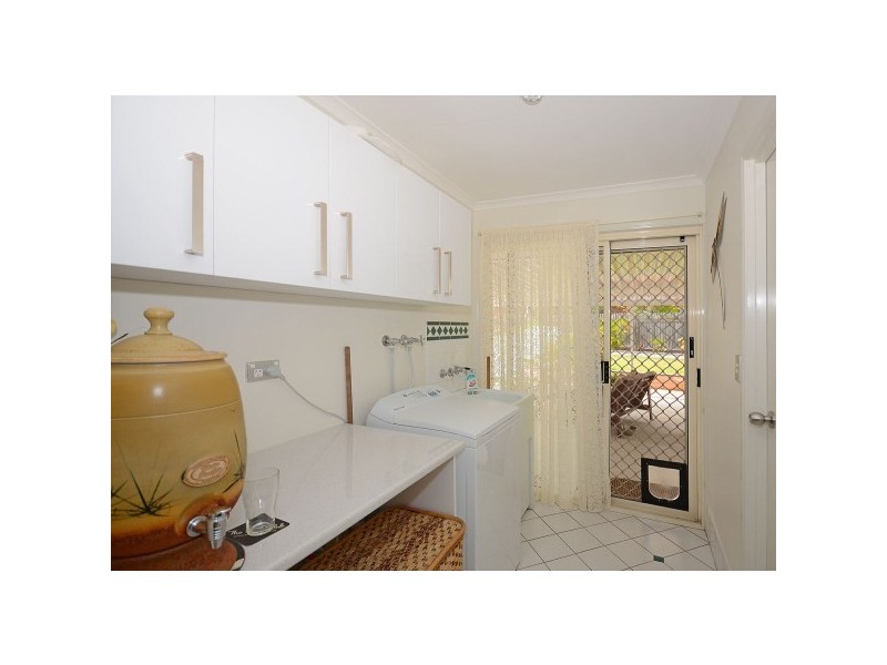 158 Hammond st, Urangan QLD 4655