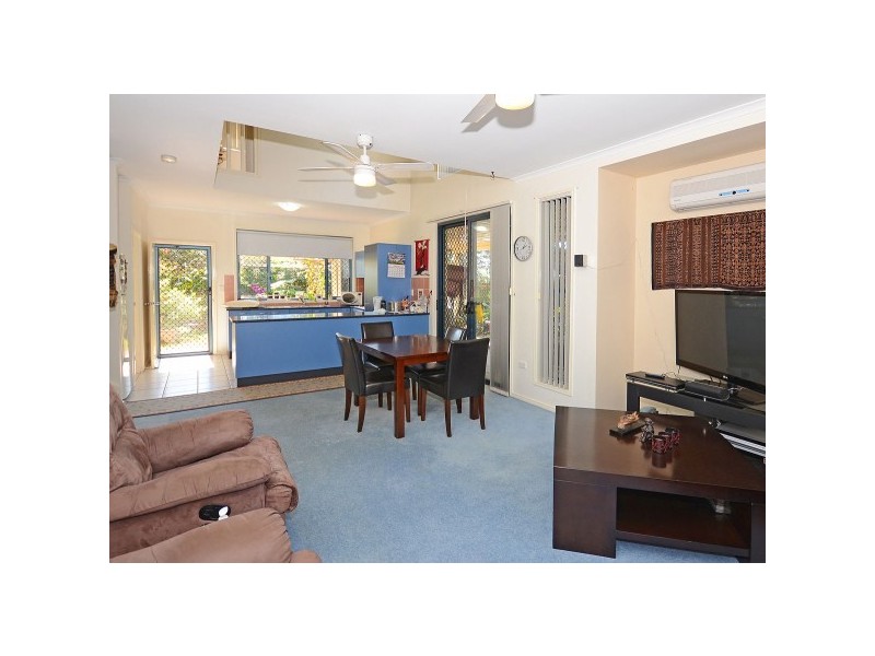 68-34 Elizabeth St, Urangan QLD 4655