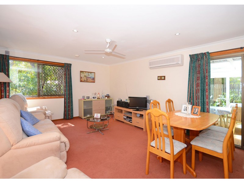8 Maureen Court, Point Vernon QLD 4655