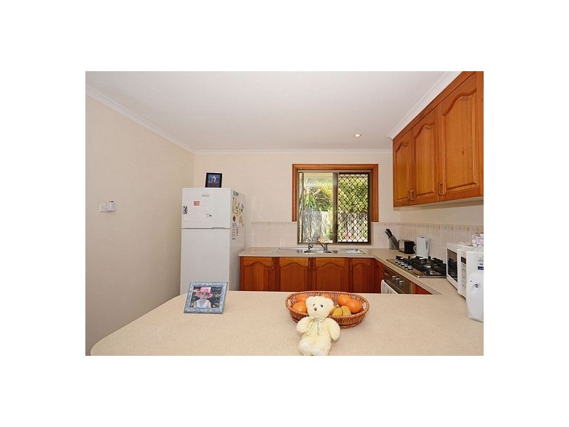 8 Maureen Court, Point Vernon QLD 4655