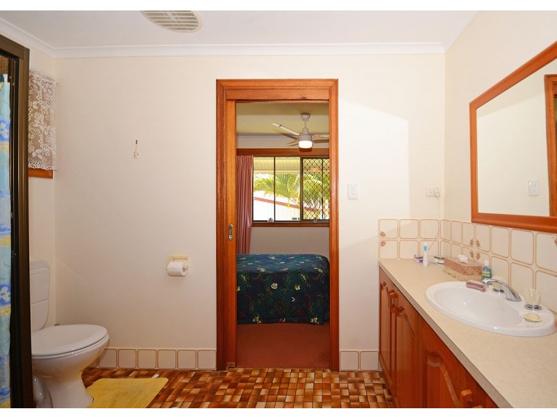 8 Maureen Court, Point Vernon QLD 4655