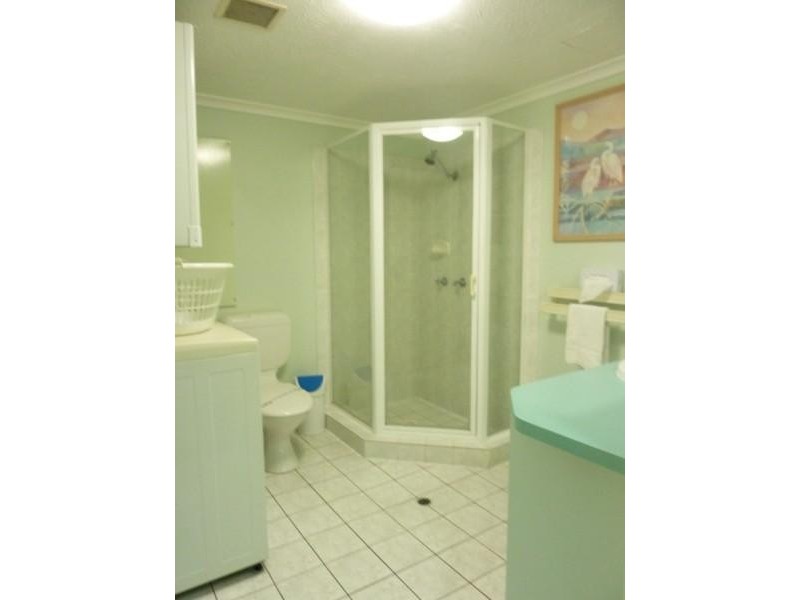 10/465 Esplanade, Torquay QLD 4655