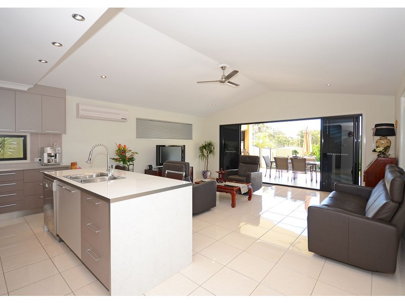 68 Long Street, Point Vernon QLD 4655