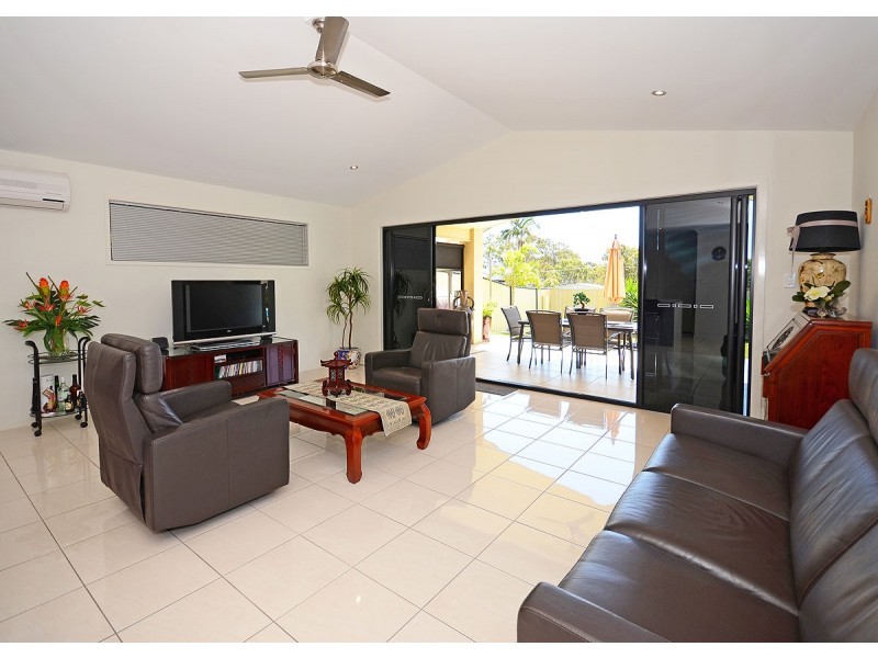 68 Long Street, Point Vernon QLD 4655