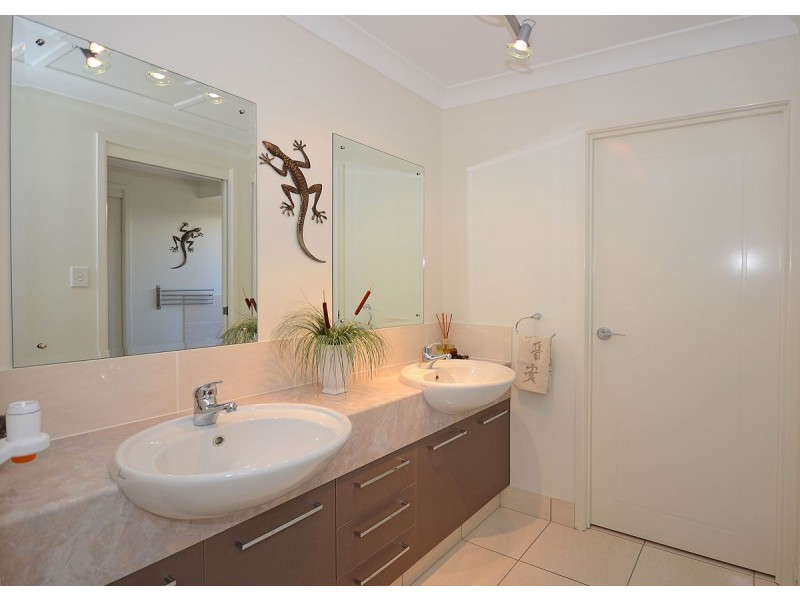 68 Long Street, Point Vernon QLD 4655