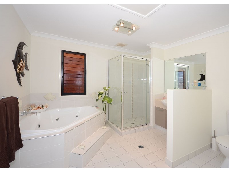 68 Long Street, Point Vernon QLD 4655