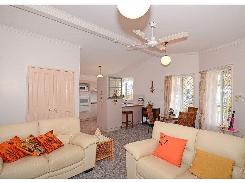 61/14 Ibis Boulevard, Eli Waters QLD 4655