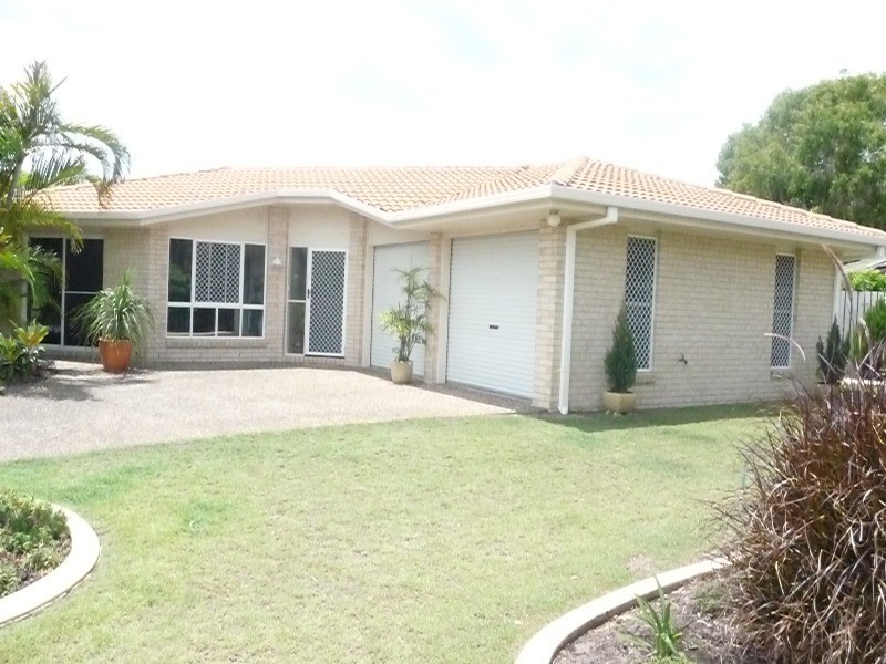 12 Lido Parade, Urangan QLD 4655