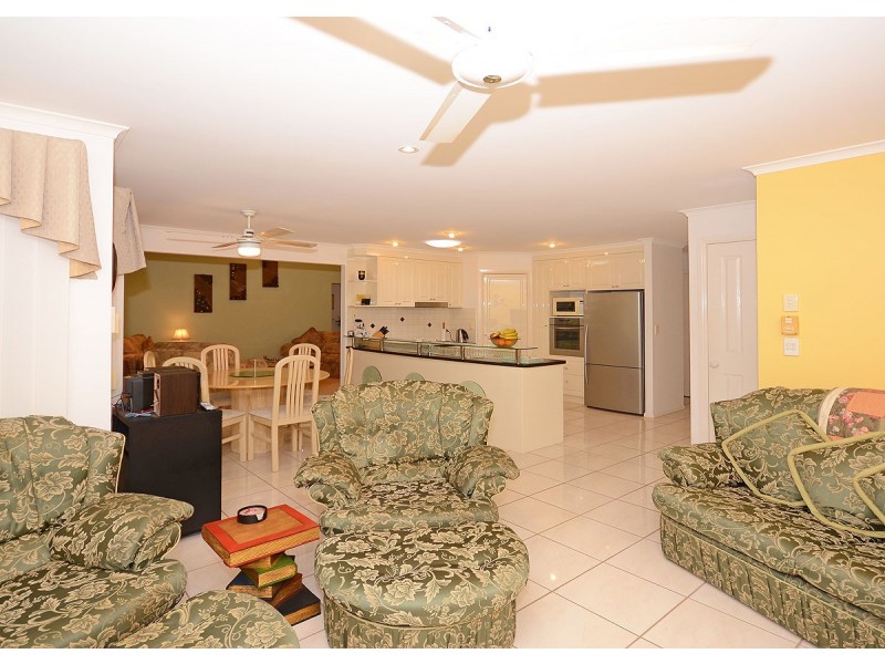 25 Lido Parade, Urangan QLD 4655