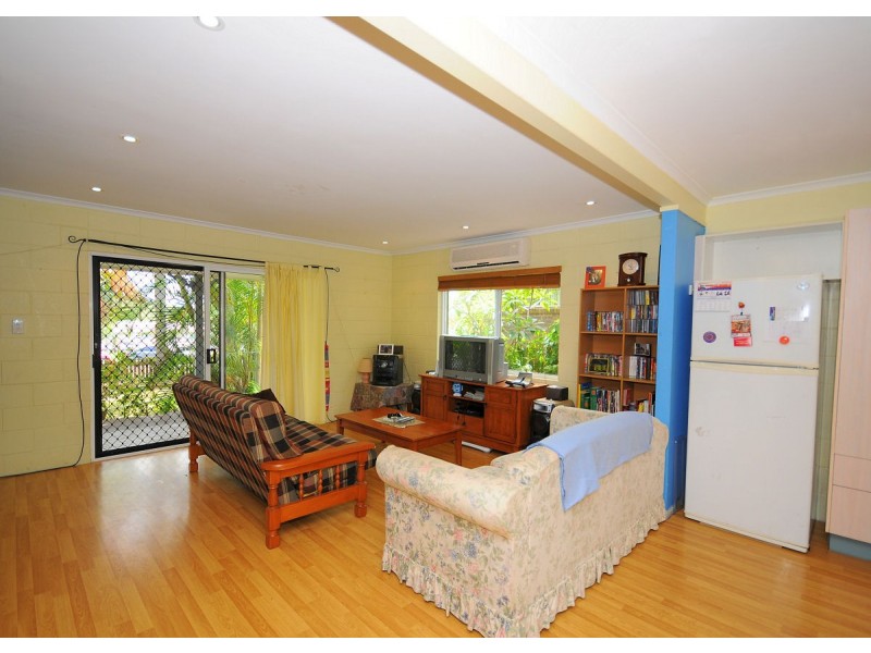745 Boat Harbour Drive, Urangan QLD 4655