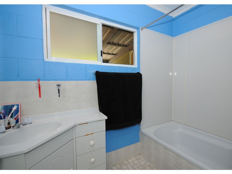 745 Boat Harbour Drive, Urangan QLD 4655