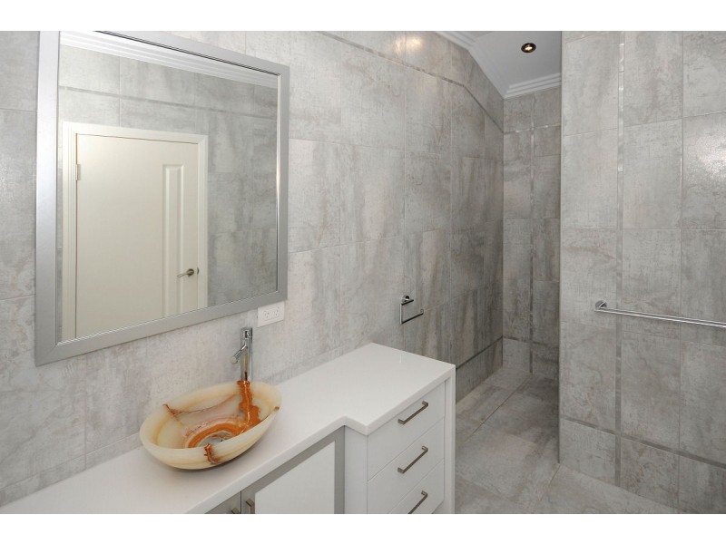 21 Lady Penrhyn Drive, Eli Waters QLD 4655