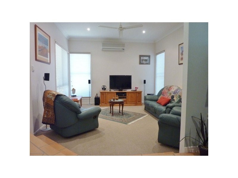 9 Montrose Cl, Point Vernon QLD 4655