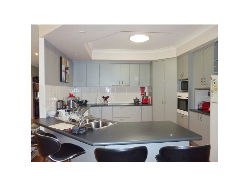 9 Montrose Cl, Point Vernon QLD 4655