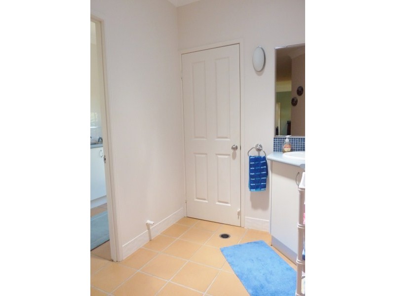 9 Montrose Cl, Point Vernon QLD 4655