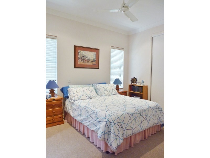 9 Montrose Cl, Point Vernon QLD 4655