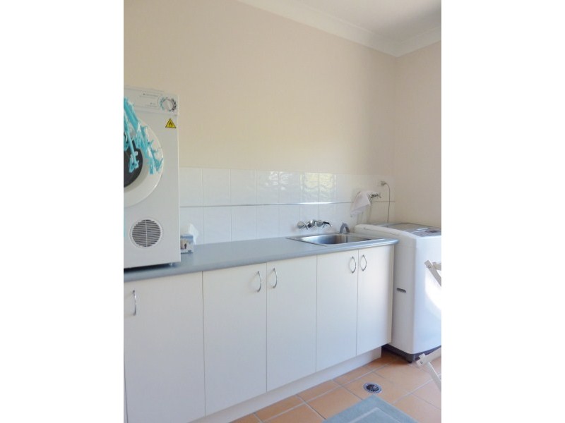 9 Montrose Cl, Point Vernon QLD 4655