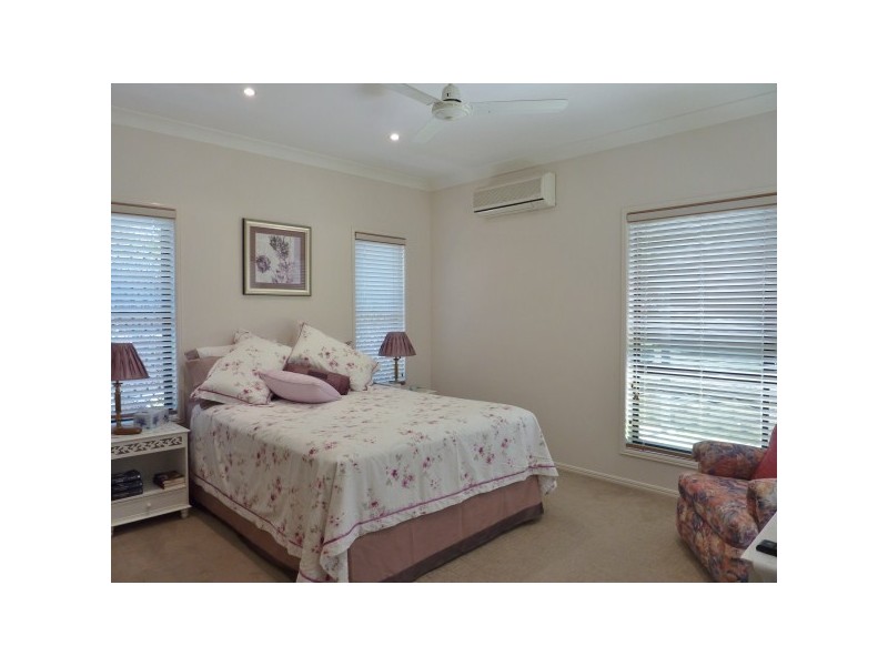 9 Montrose Cl, Point Vernon QLD 4655