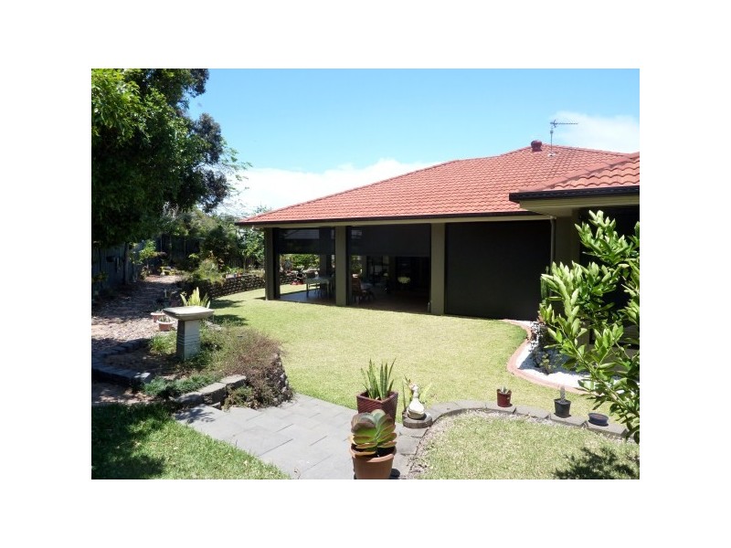 9 Montrose Cl, Point Vernon QLD 4655