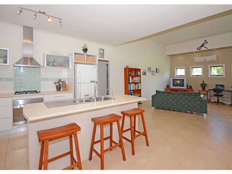 3 Jasmine Court, Dundowran Beach QLD 4655