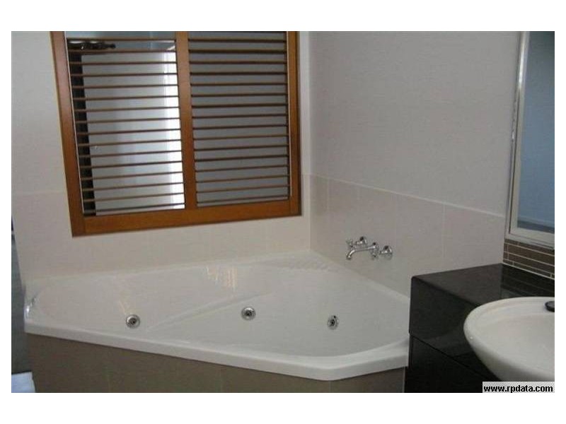 5 Seaway Parade, Toogoom QLD 4655