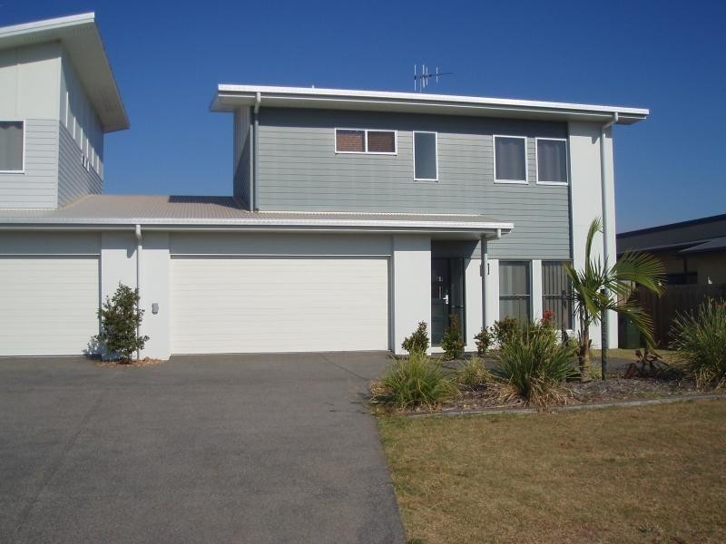 1/5 Seaway Parade, Toogoom QLD 4655