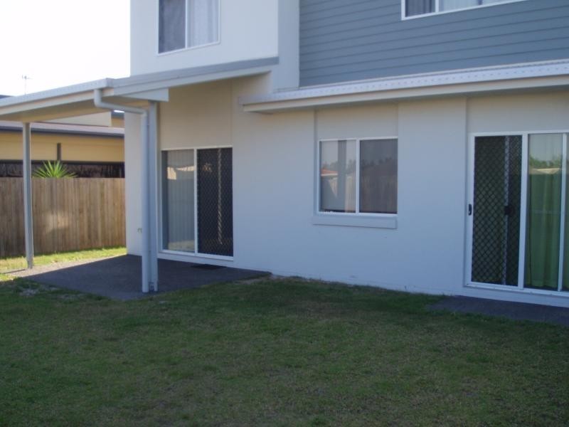 1/5 Seaway Parade, Toogoom QLD 4655