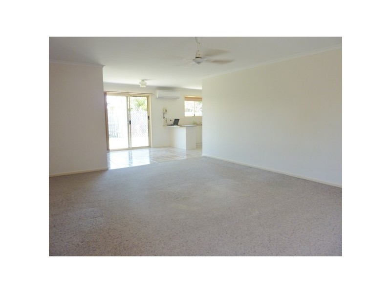 3 Vicki Pde, Torquay QLD 4655