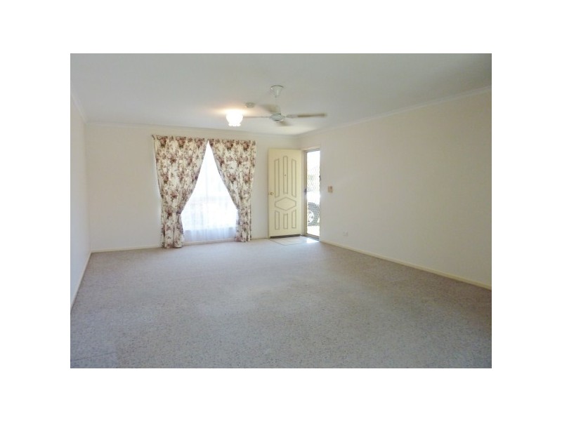 3 Vicki Pde, Torquay QLD 4655