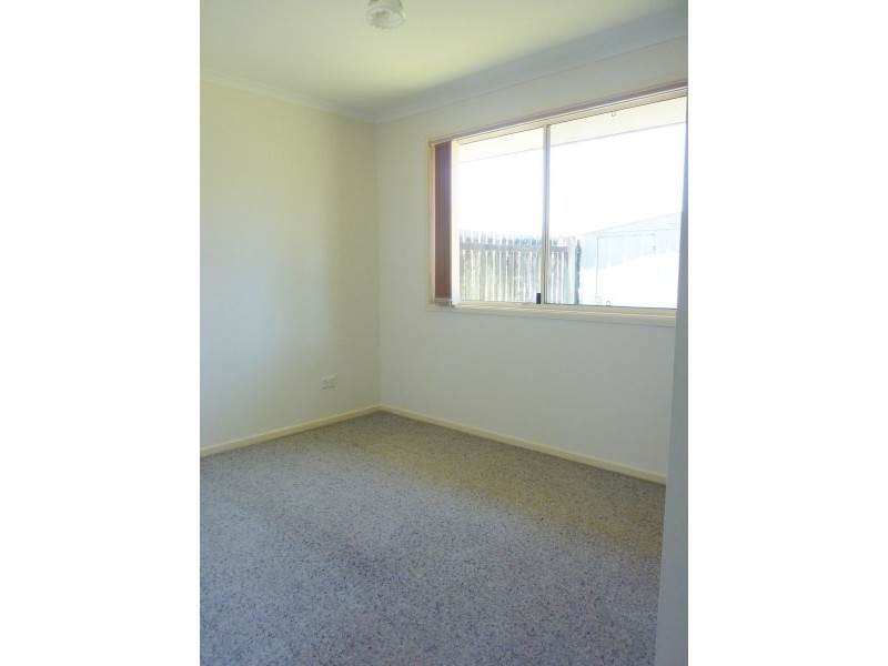3 Vicki Pde, Torquay QLD 4655