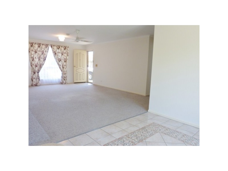 3 Vicki Pde, Torquay QLD 4655