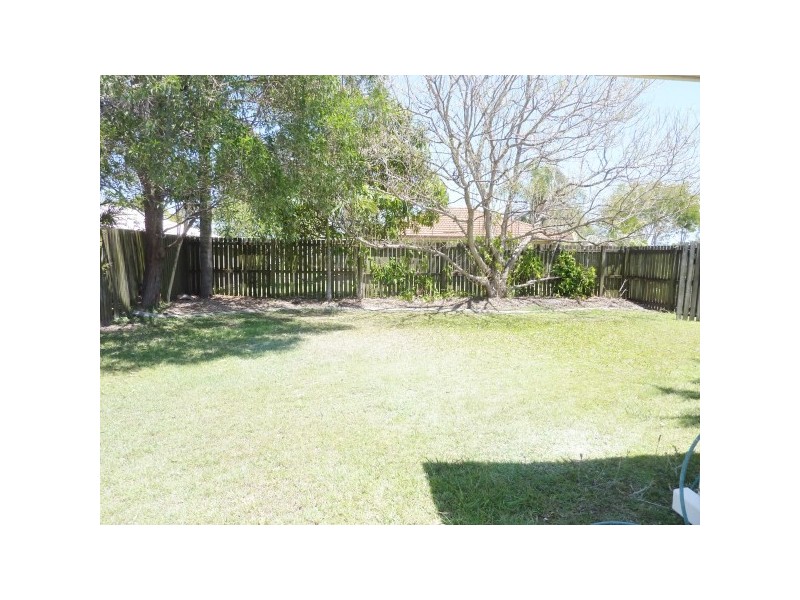 3 Vicki Pde, Torquay QLD 4655