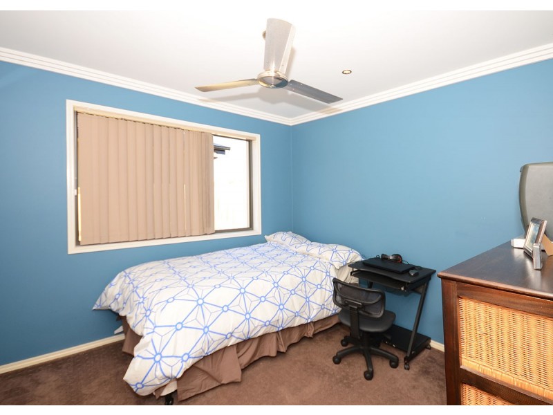 36 Earl St Vincent Cct, Eli Waters QLD 4655
