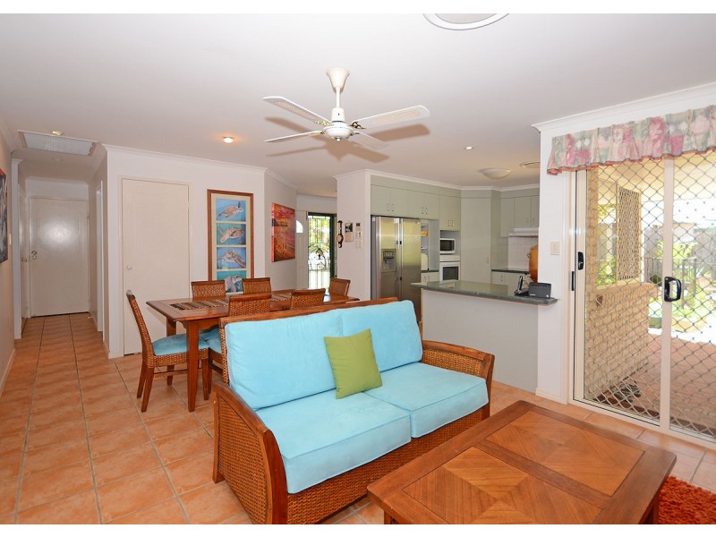 16 Banks Court, Torquay QLD 4655