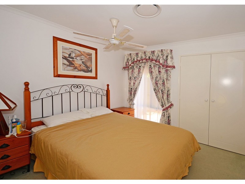 16 Banks Court, Torquay QLD 4655