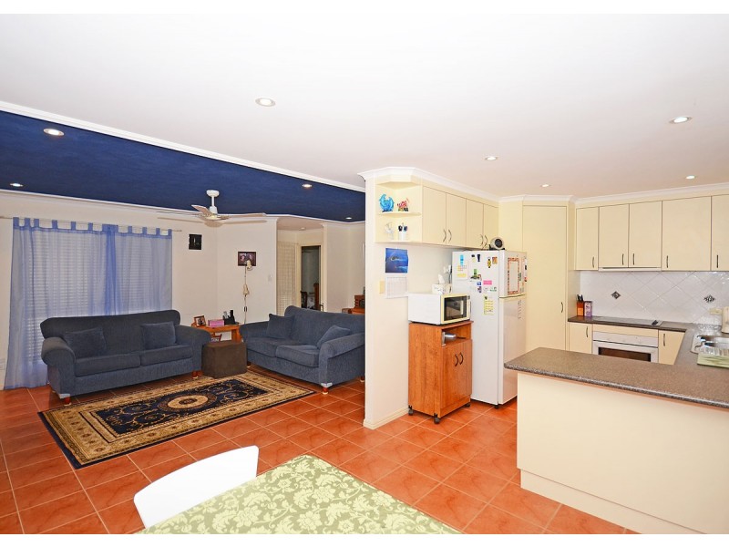 48 William Street, Urangan QLD 4655