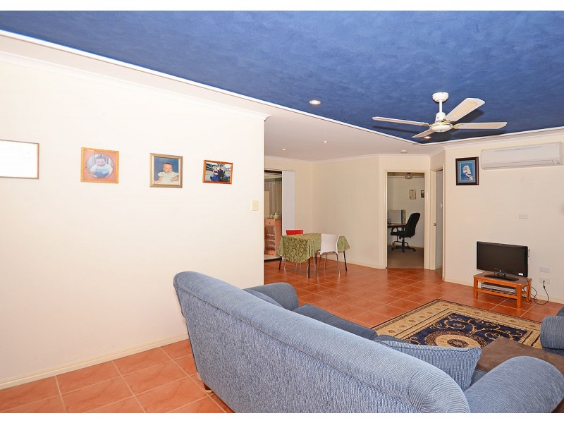 48 William Street, Urangan QLD 4655